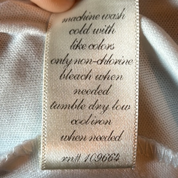 Alya floral dress PTP: 18 inches W: 15 inches L: 35 inches approximately - Picture 4 of 16